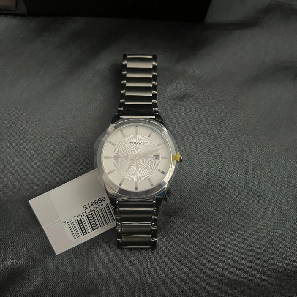 Stylish Bulova Men's Silver Watch - Picture 3 of 7